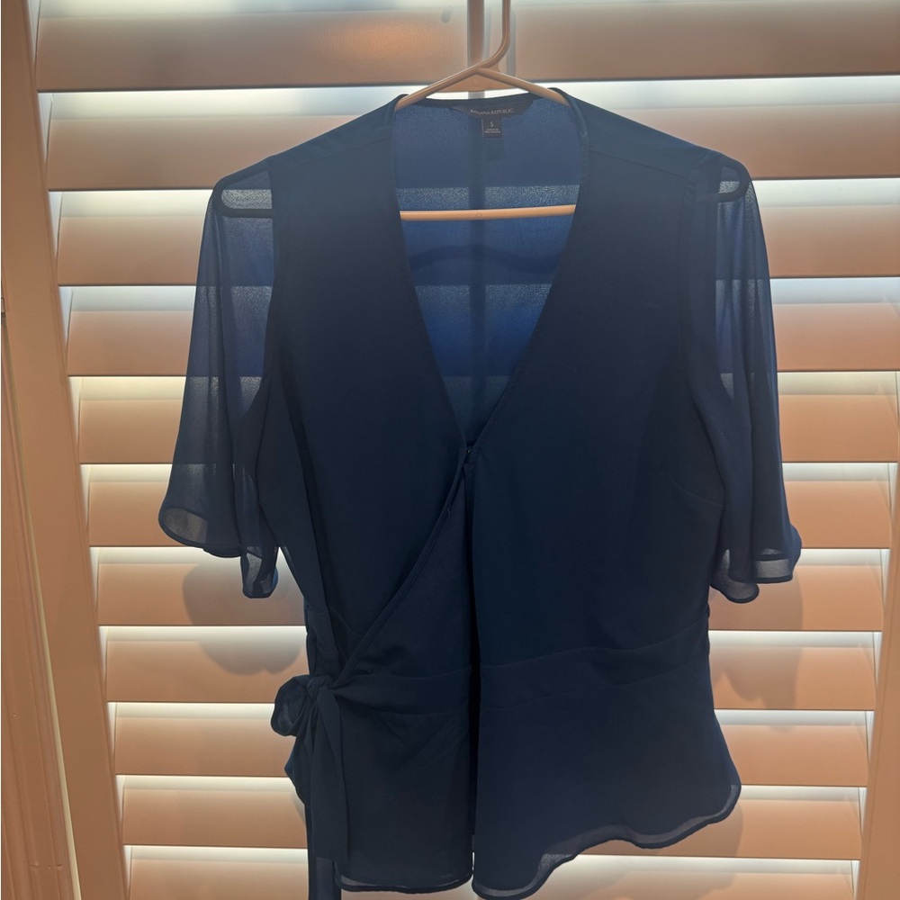 Navy Wrap Short-Sleeve Blouse - Banana Republic, size Small